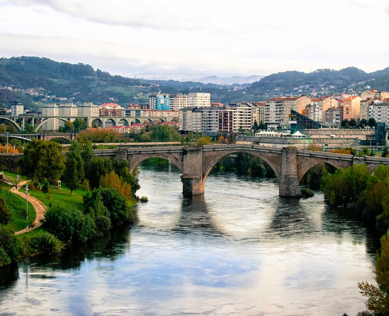 Obras de pocería sin zanjas en Orense